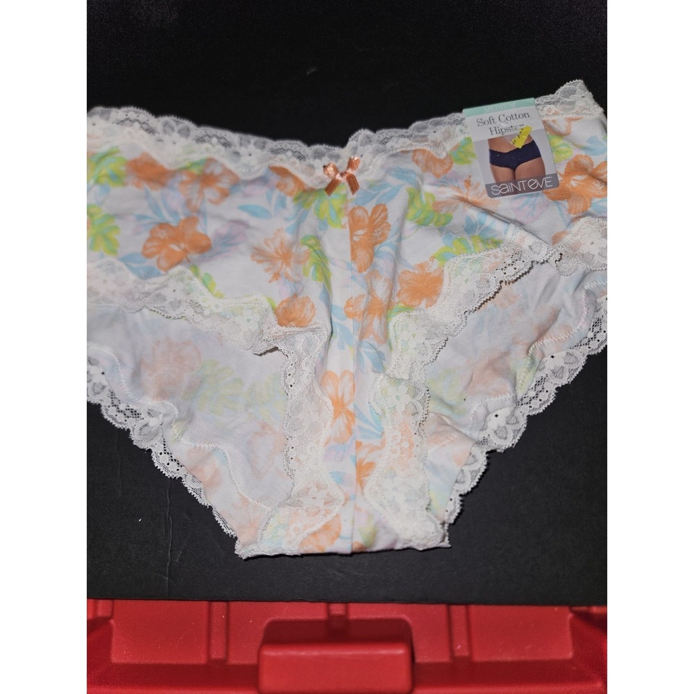 Medium Saint Eve Soft Cotton Hipster NWT